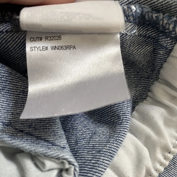 RVCA overalls snap up front size 29 frayed/raw ends - Picture 7 of 12